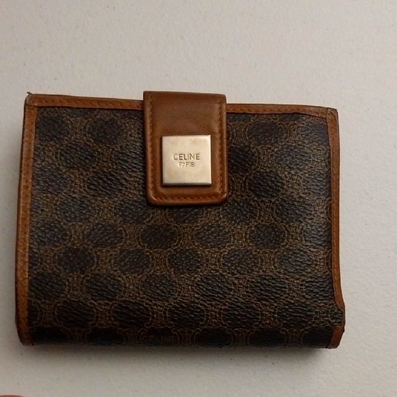 Celine Kisslock Wallet - Picture 1 of 3